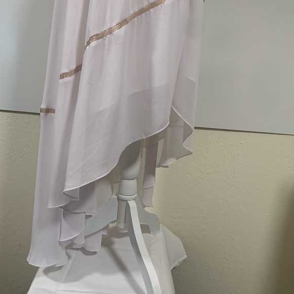 White asymmetrical hemline dress with pleated bodice area and ribbon detail - Picture 2 of 8